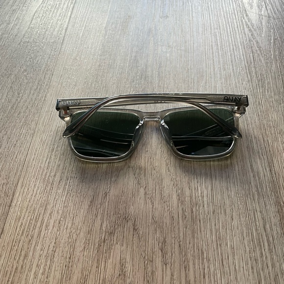 quay australia unplugged gray & blue square modern Polarized sunglasses eyewear - Picture 4 of 7